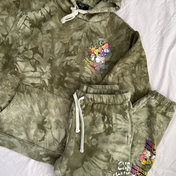 Green Tie-Dye Hoodie & Sweats Set - Picture 2 of 10